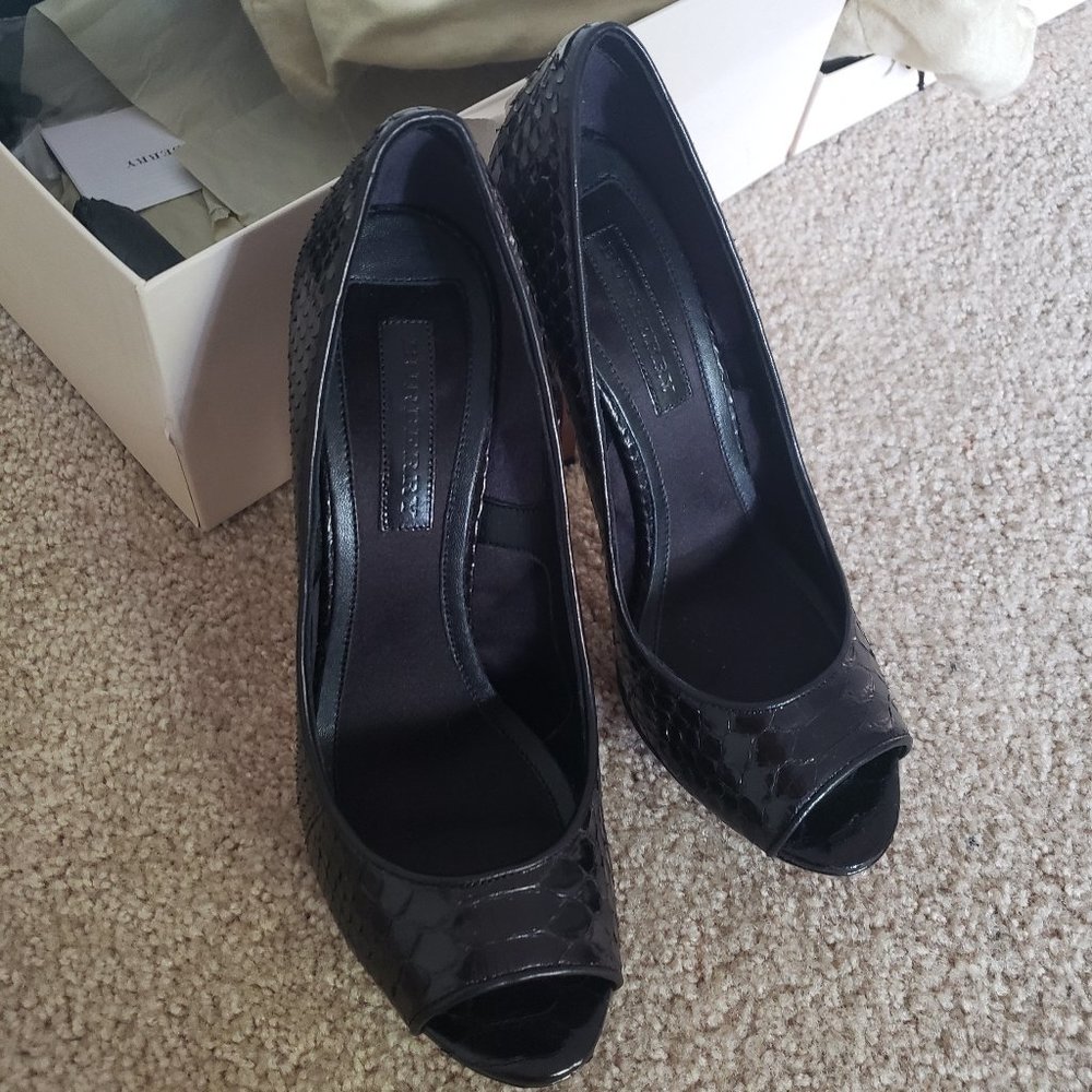 Burberry Heels - Brand NEW- - Picture 7 of 10